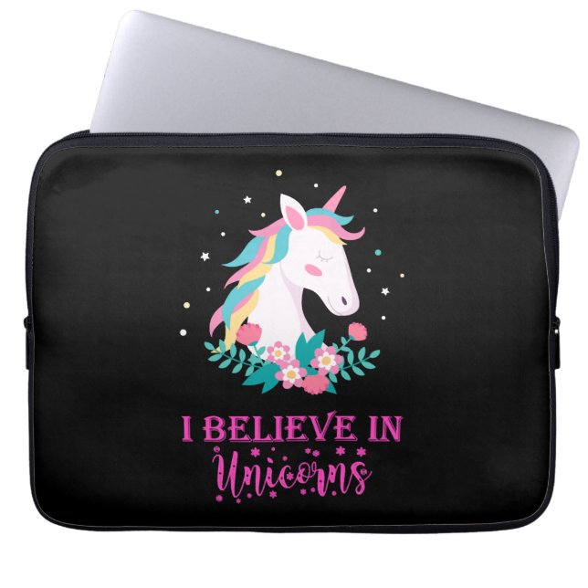 FUNDA PARA PORTÁTIL MAGIA DE UNICORNIO (Frente)