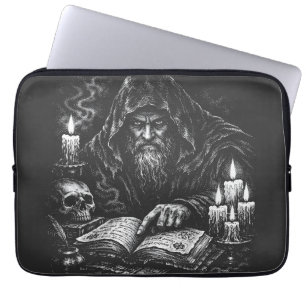 Funda Para Portátil Mago estudiando el grimorio — por BurnsInHell