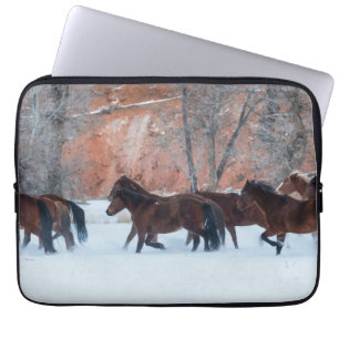 Funda Para Portátil Manada de caballos corriendo en la nieve