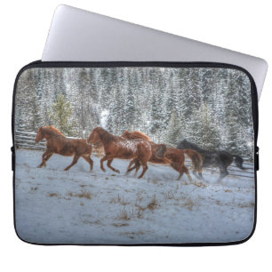 Funda Para Portátil Manada de caballos corriendo en la nieve de invier
