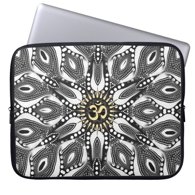 Funda Para Portátil Manga de portátiles OM tribal serpenteante (Frente)