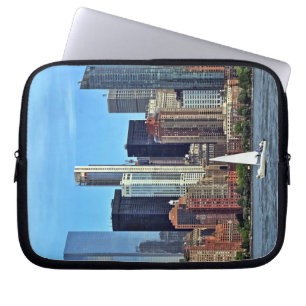 Funda Para Portátil Manhattan NY - Barco de vela por Manhattan Skyline