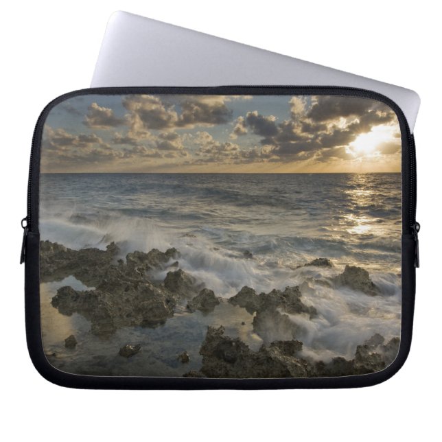 Funda Para Portátil Mar Caribe, Islas Caimán.  Ondas colapsadas 2 (Frente)