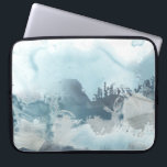 Funda Para Portátil Mar de los Bosques<br><div class="desc">El Mar Forestal II por June Erica Vess. Este diseño evoca un ambiente relajante parecido al mar con una variedad de formas y tonos azules.</div>