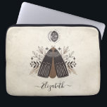 Funda Para Portátil Mariposa elegante monograma vintage<br><div class="desc">Una funda de portátil mística vintage bohemia. Una hermosa polilla celeste con follaje en tonos tierra. Personalízalo con tu nombre en la parte delantera de la cubierta del portátil. Diseñado para ti por Blackberry Boulevard. Otros diseños de Modos Místicos disponibles en la tienda.</div>