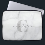 Funda Para Portátil Mármol blanco y gris monogramado personalizado<br><div class="desc">Mármol blanco y gris Mangas monogramadas personalizadas</div>
