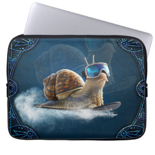 Funda Para Portátil Más fría que el resto, el caracol con snowboard.
