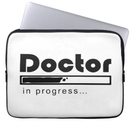 Funda Para Portátil Médico en Progreso Barra de Carga Divertida Estudi