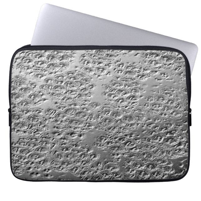 Funda Para Portátil Metalizado de plata dañada (Frente)