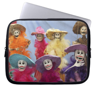 Funda Para Portátil México. Catrinas esqueléticas, figuras celebrando