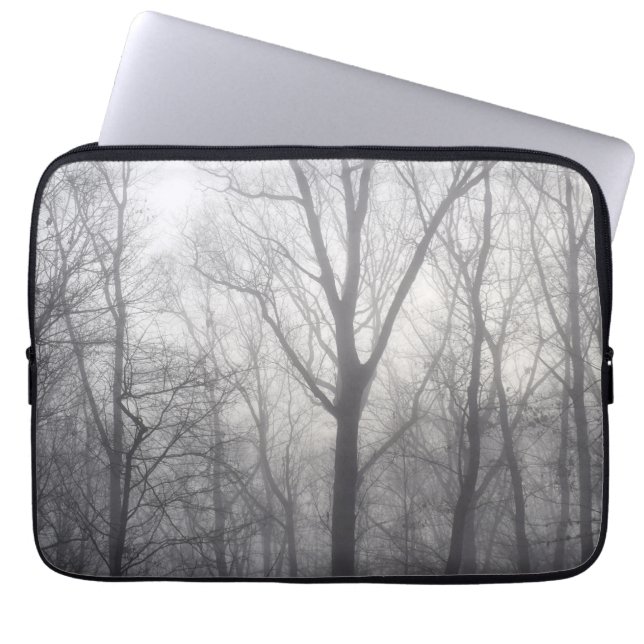 Funda Para Portátil Misty Trees Gray Woodland (Frente)