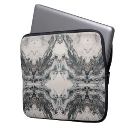 Funda Para Portátil Mito Nacido de la Piedra – Paisaje Oscuro Simétric