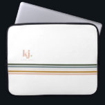 Funda Para Portátil Moda Bandas retro Monograma Manga de portátil<br><div class="desc">Un minimalista diseño de monograma con grandes iniciales tipográficas en un tipo de letra clásico con tu nombre abajo y rayas de color arco iris retro de moda. Añada la redacción de su personalizado a este diseño utilizando los cuadros "Editar esta plantilla de diseño" en el lado derecho del elemento...</div>