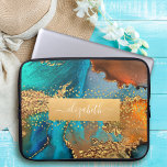 Funda Para Portátil Moda glam acuarela mármol oro naranja turquesa<br><div class="desc">Una brillante y falsa banda de Relieve metalizado dorado con el nombre de su tipografía de escritura sobrepone un rico fondo de color naranja dorado, azul turquesa y amarillo en este elegante, moderno, ondulado nombre de neoprene. Hace una declaración divertida y elegante cada vez que la usas. Esta funda portátil...</div>