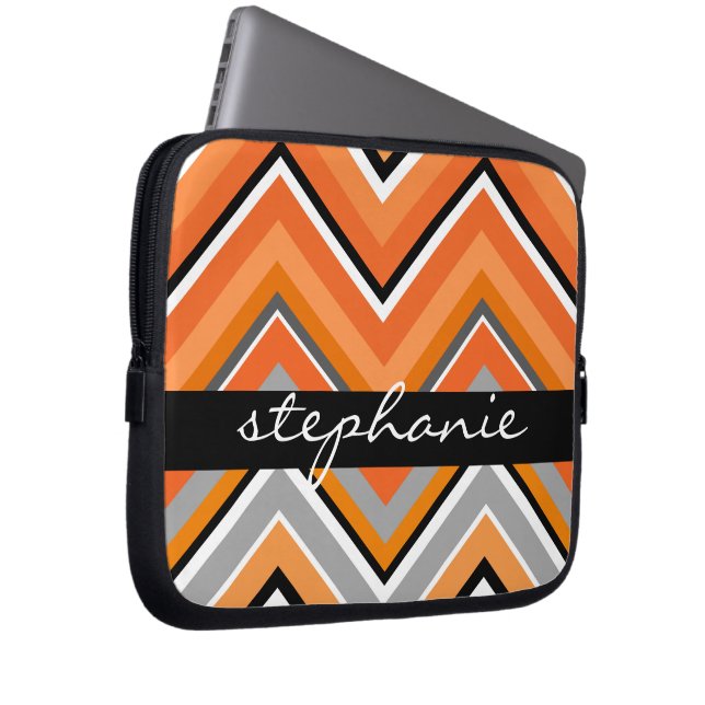 Funda Para Portátil Moda Patrón Chevron Naranja gris negro con nombre (Anverso derecho)