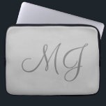 Funda Para Portátil Moda Única Monograma Gris Clásico<br><div class="desc">Moderno y moderno Personalizar Profesional Diseño Simple.</div>