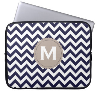 Funda Para Portátil Modelo blanco de Chevron del monograma de los