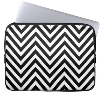 FUNDA PARA PORTÁTIL MODELO BLANCO NEGRO MODERNO FEMENINO DE CHEVRON