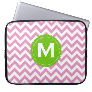 Funda Para Portátil Modelo blanco rosado de Chevron del monograma