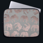 Funda Para Portátil modelo tribal del elefante del oro color de rosa<br><div class="desc">Diseño minimalista y elegante que representa el falso modelo color de rosa tribal del elefante del oro en un fondo gris.</div>