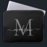 Funda Para Portátil Moderno Monograma Negro Gris Plata Guión Giratorio<br><div class="desc">Monograma moderno Moda negras negras negras negras nombre guión del ordenador</div>