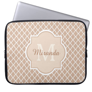 Funda Para Portátil Mongograma Preppy Tan Quatrefoil con nombre