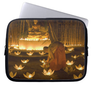 Funda Para Portátil Monjes encendiendo velas khom loy y linternas para