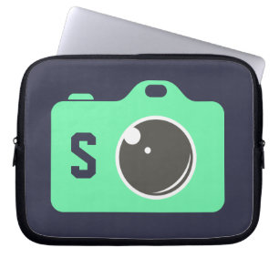 Funda Para Portátil Monograma azul de cámara verde de arte pop
