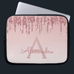 Funda Para Portátil Monograma color de rosa rosado del purpurina y de<br><div class="desc">Rosa de Rubor - falsa caja elegante del ordenador portátil del monograma del purpurina y de la chispa del goteo del oro color de rosa. Este caso con monograma se puede modificar para requisitos particulares para incluir su inicial y nombre.</div>