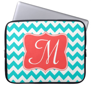 Funda Para Portátil Monograma coralino 15" de Chevron de la aguamarina