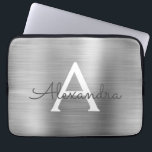 Funda Para Portátil Monograma de acero inoxidable plateado de lujo<br><div class="desc">Elegante Manga Monograma De Lujo Plata Faux Stainless Steel. Esta manga se puede personalizar para incluir su nombre inicial y su nombre.</div>