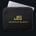 Funda Para Portátil Monograma de búsqueda dorada de texto negro inicia<br><div class="desc">Personalizado Monograma inicial Black Faux Gold Textura Plantilla moderna para portátil de 10 pulgadas.</div>
