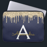 Funda Para Portátil Monograma de espuma de Purpurina de oro azul de la<br><div class="desc">Faux azul marino y dorado con Purpurina elegante y moderno y Funda elegante monograma. Este funda se puede personalizar para incluir su nombre inicial y su nombre de pila.</div>