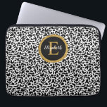 Funda Para Portátil Monograma de Leopardo de Oro Girly Black<br><div class="desc">Un patrón de leopardo blanco y negro con un monograma elegante dorado y negro decora esta funda de portátil. ¡Personalízalo por ti mismo o por un regalo! Diseñado para ti por Blackberry Boulevard.</div>