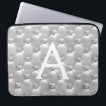 Funda Para Portátil Monograma de lujo plateado elegante<br><div class="desc">Funda Monograma Vintage de Lujo Plateado Elegante. Este funda se puede personalizar para incluir su nombre inicial y su nombre de pila.</div>