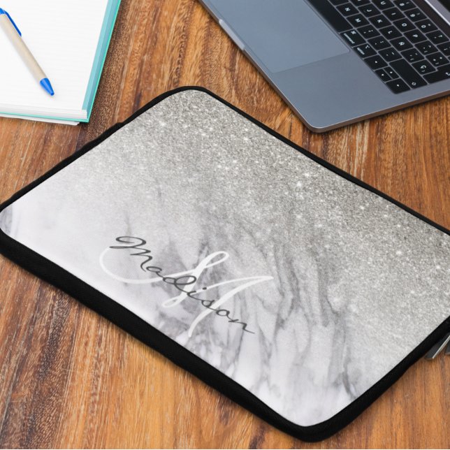 Funda Para Portátil Monograma de mármol negro plateado Purpurina (Subido por el creador)