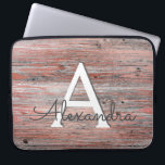 Funda Para Portátil Monograma de oro y madera rústica Rosa e inicial<br><div class="desc">Relieve metalizado dorado falso Rosa y Monograma rústico de madera y Funda inicial. Este funda se puede personalizar para incluir su nombre inicial y su nombre de pila.</div>