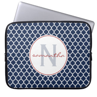 Funda Para Portátil Monograma de Quatrefoil de la marina de guerra