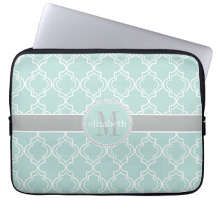 Funda Para Portátil Monograma de Quatrefoil del marroquí del blanco