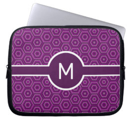 Funda Para Portátil Monograma de una sola letra sobre hexagones púrpur