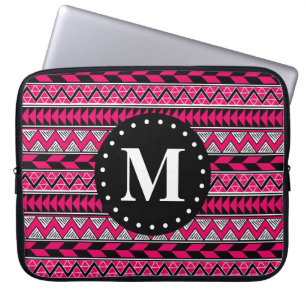 Funda Para Portátil Monograma del patrón de cherón tribal de rosa cali