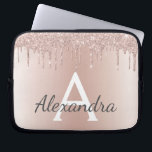 Funda Para Portátil Monograma del Purpurina metálico de oro rosa rosa<br><div class="desc">Purpurina Rubor Rosa Gold Metallic Dripping y Funda Monograma elegante y moderno. Este funda puede ser personalizado para incluir su nombre inicial y su primer nombre y hace un gran Navidad de niñas o un regalo de cumpleaños Sweet 16.</div>