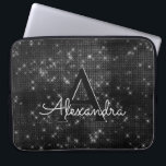 Funda Para Portátil Monograma elegante de estrellas espumosas blancas<br><div class="desc">Elegante Funda monograma elegante de color negro y blanco. Este funda se puede personalizar para incluir su nombre inicial y su nombre de pila.</div>