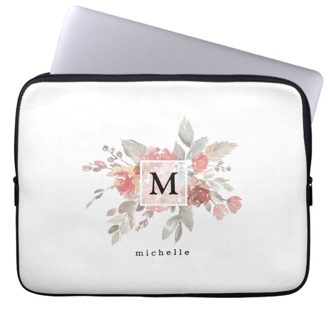Funda Para Portátil Monograma elegante de flores grisáceas rosadas (Frente)
