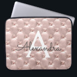 Funda Para Portátil Monograma elegante del vintage del oro color de<br><div class="desc">Oro color de rosa rosado elegante,  caso de Rubor del monograma del vintage. Este caso se puede modificar para requisitos particulares para incluir su inicial y nombre.</div>