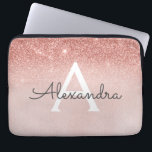 Funda Para Portátil Monograma Glam Rosa Gold Purpurina y Esparkle<br><div class="desc">Glam Rosa Gold Ombre Faux Purpurina y Sparkle Modern and Elegant Monogram Funda. Este funda se puede personalizar para incluir su nombre inicial y su nombre de pila.</div>