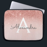 Funda Para Portátil Monograma Glam Rosa Gold Purpurina y Esparkle<br><div class="desc">Glam Rosa Gold Ombre Faux Purpurina y Sparkle Modern and Elegant Monogram Funda. Este funda se puede personalizar para incluir su nombre inicial y su nombre de pila.</div>