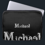 Funda Para Portátil Monograma moderno minimalista nombre blanco negro<br><div class="desc">Monograma moderno minimalista llamado blanco negro. Nombre personalizado personalizable en un color negro.</div>