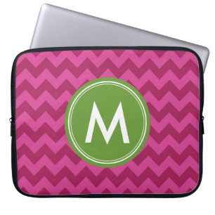 Funda Para Portátil Monograma personalizado de chevron púrpura de moda