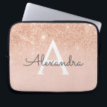 Funda Para Portátil Monograma Rosa de Purpurina y espuma de oro<br><div class="desc">Glam Rosa Gold Ombre Faux Purpurina y Sparkle Modern and Elegant Monogram Funda. Este funda se puede personalizar para incluir su nombre inicial y su nombre de pila.</div>